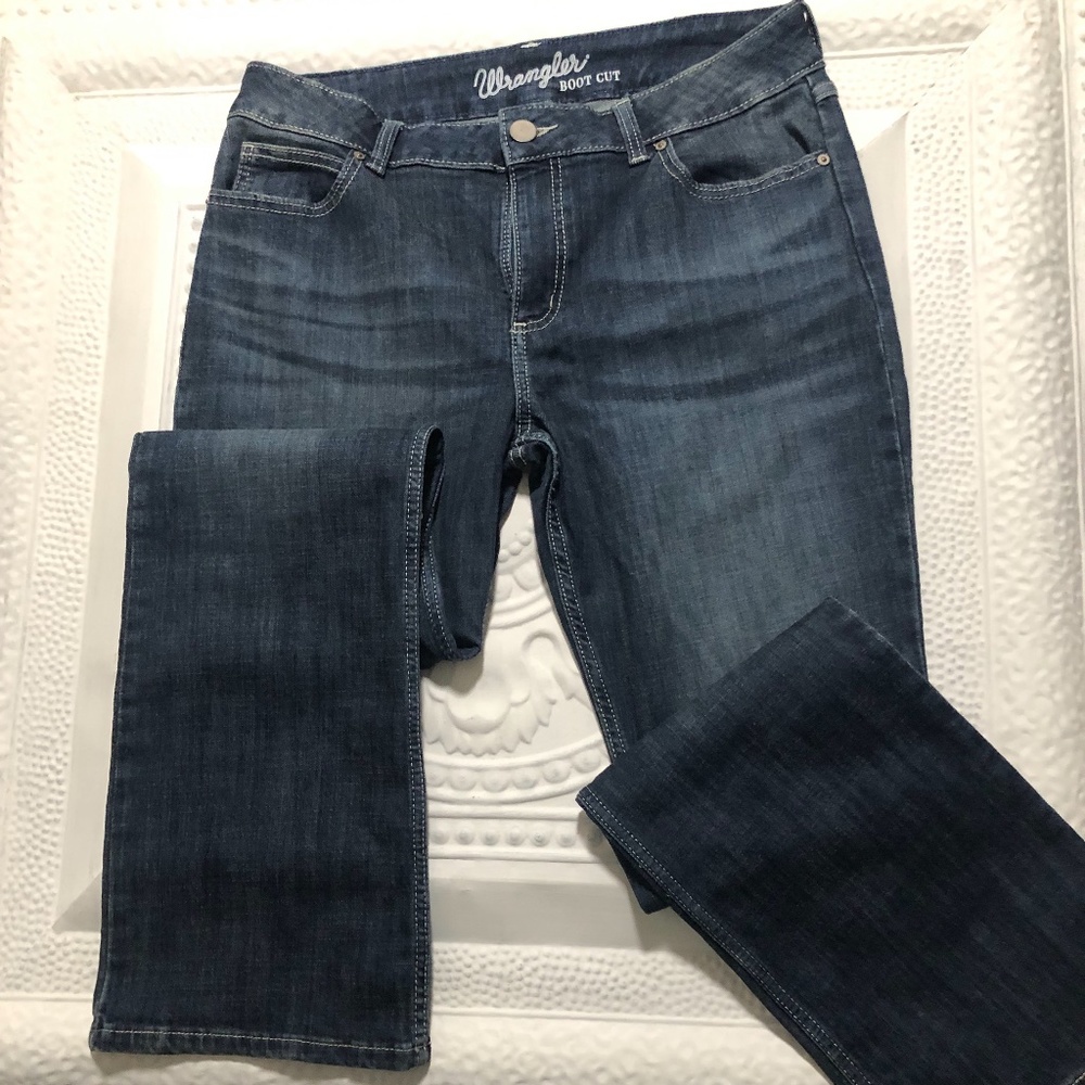 Wrangler Boot Cut Jeans size 13 X 32 excellent condition, women’s